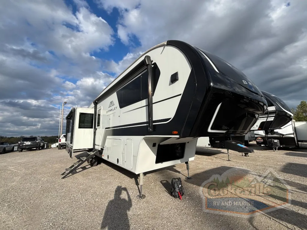 2025 Brinkley Model Z 3100, Photos photo 3