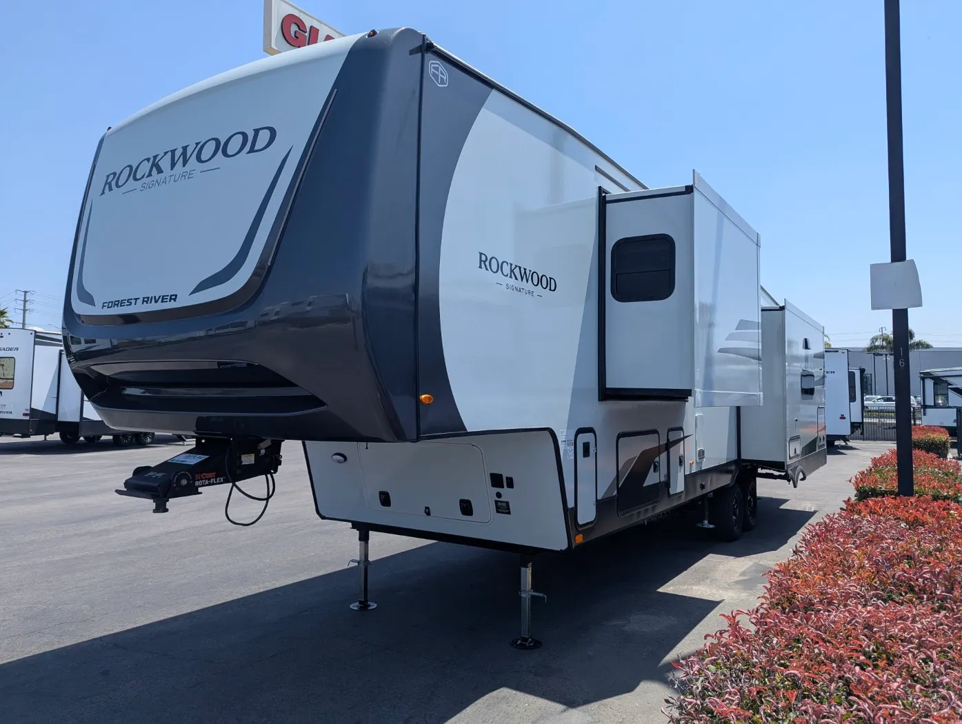 2026 Forest River Rockwood Signature 401SFB - Photo 4