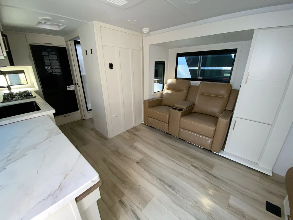 2026 Brinkley Model Ix 20X, Photos photo 16