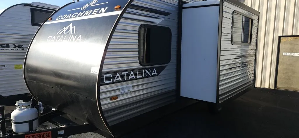 2026 Coachmen Catalina Summit Series 7 184BHSX - Photo 2