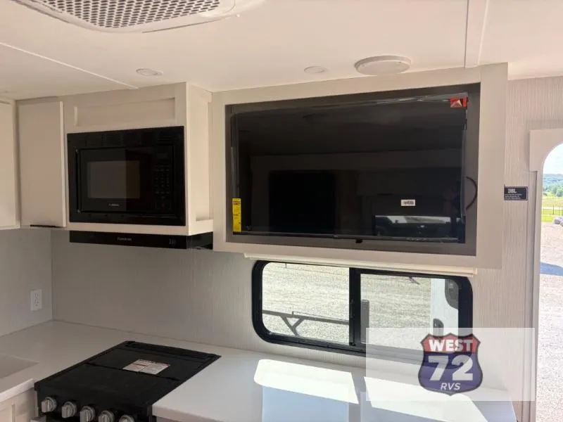 2026 Winnebago Thrive 25RLS - Photo 4