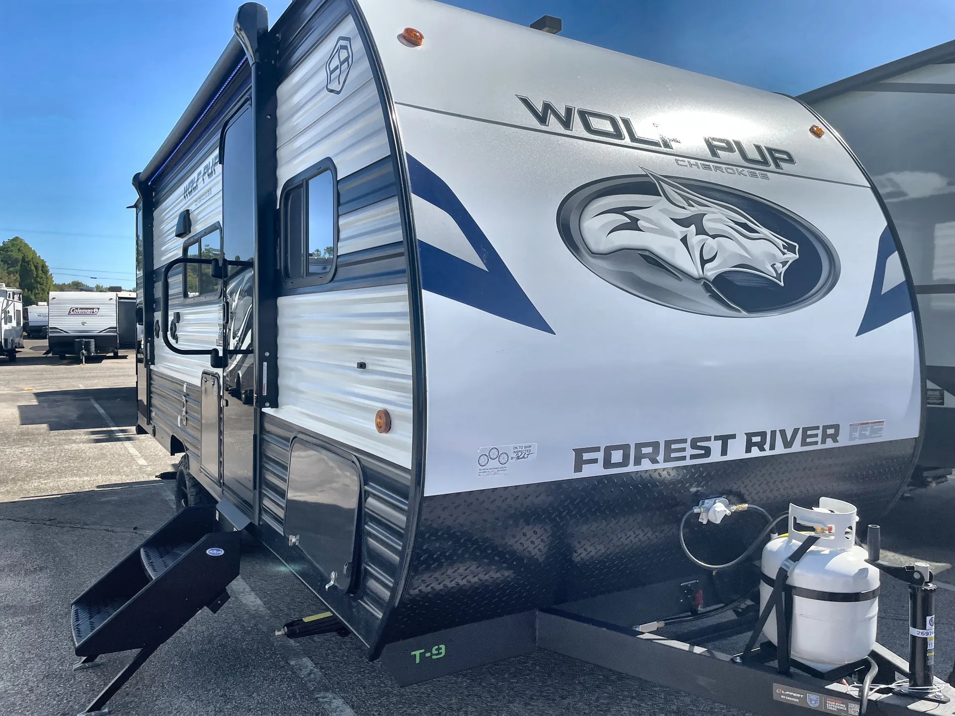 2027 Forest River Cherokee Wolf Pup 17JW