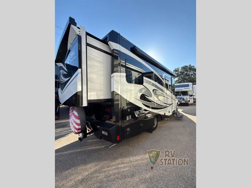 2019 Renegade Vienna 25VQRS - Photo 3