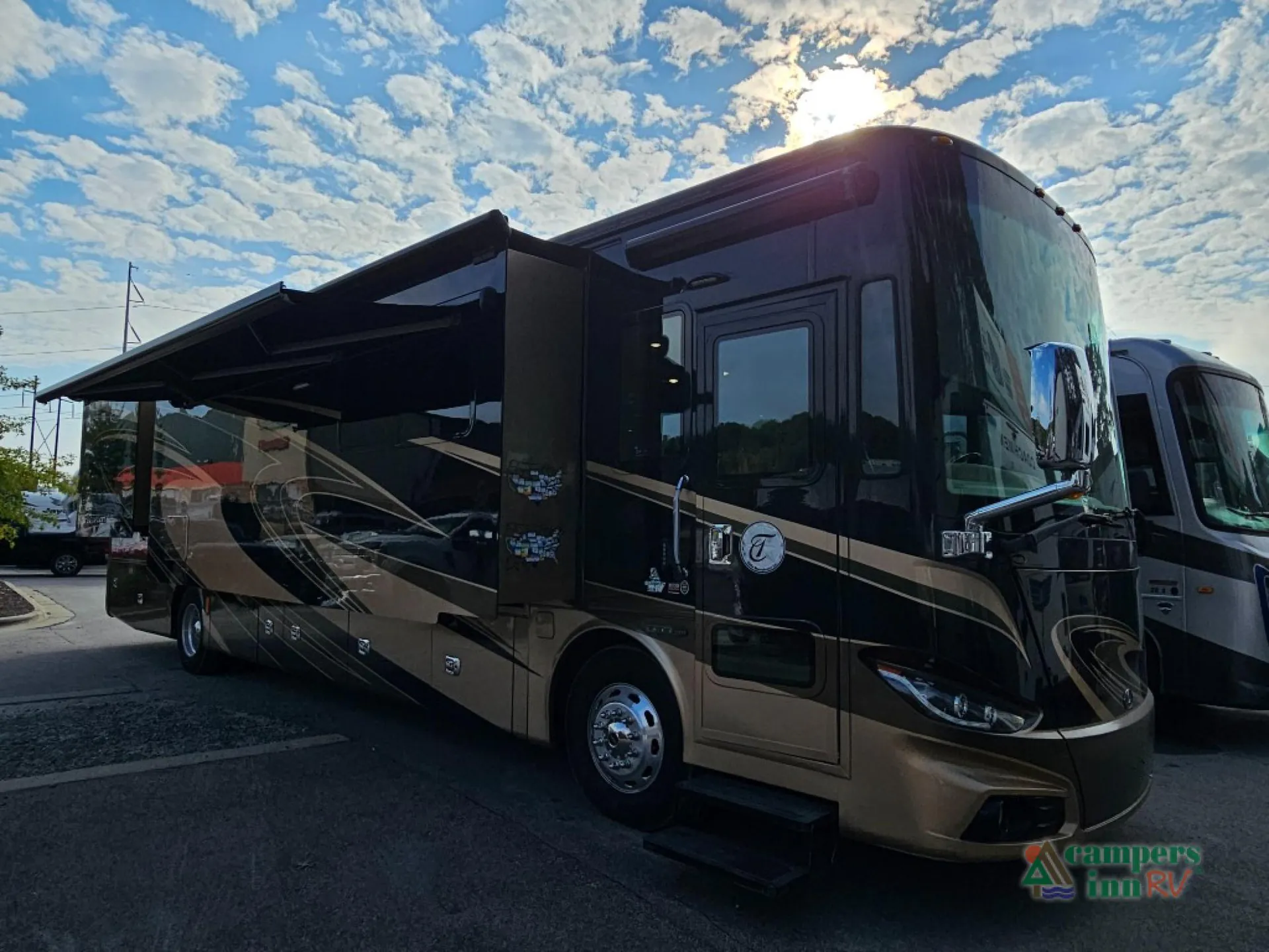 2016 Tiffin Phaeton 40 AH - Photo 2