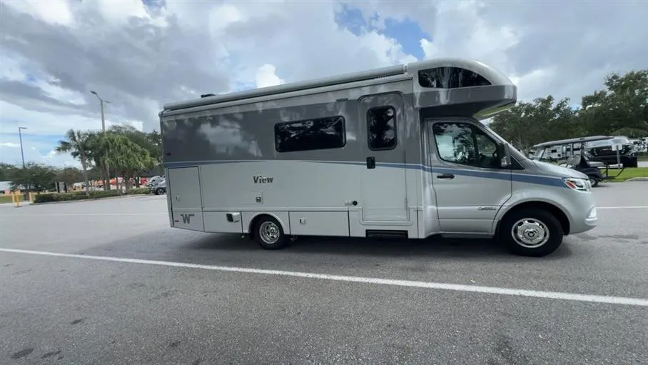 2025 Winnebago View 24T AWD - Photo 3