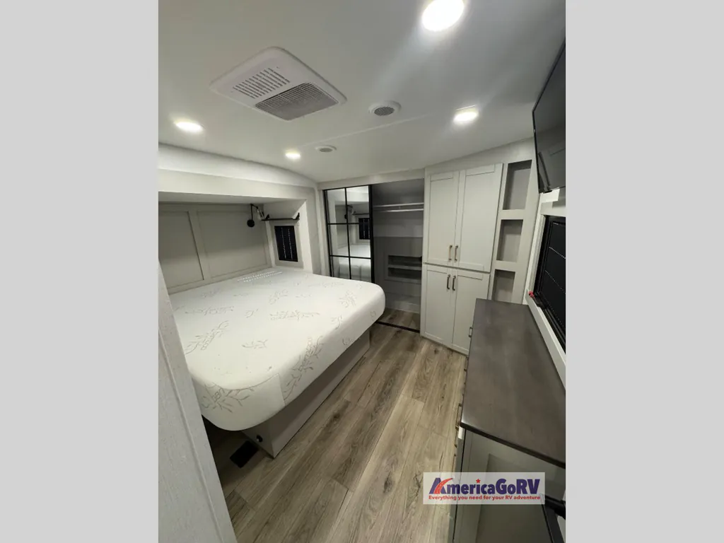 2025 Brinkley Model Z 3610, Photos photo 28