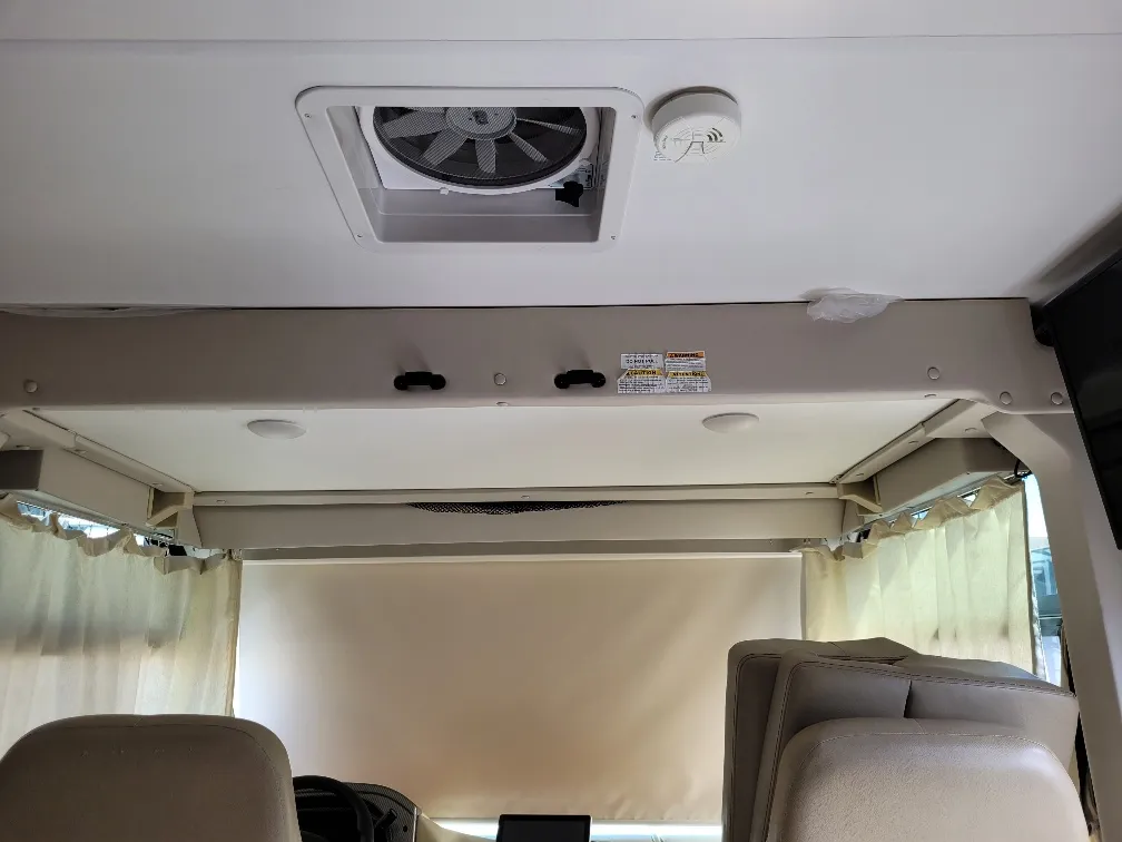 2023 Thor Motor Coach Vegas 24.3, Photos photo 6