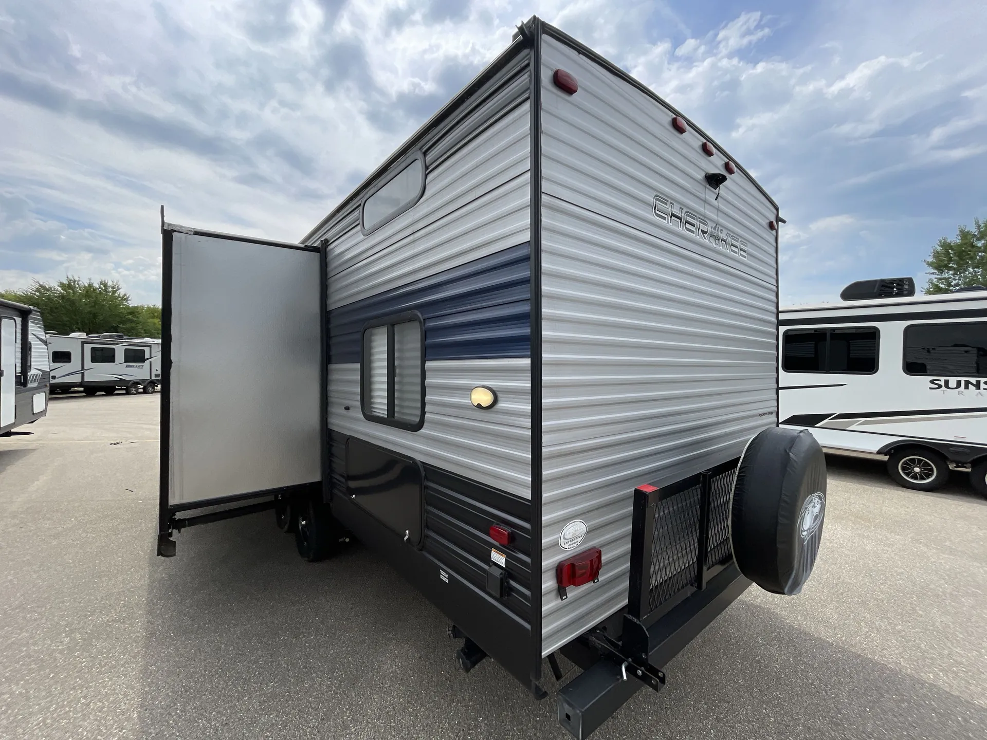 2021 Forest River Cherokee 274BRB — campside