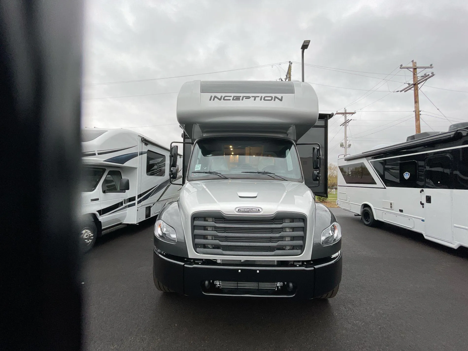 2025 Thor Motor Coach Inception 38DA - Photo 2