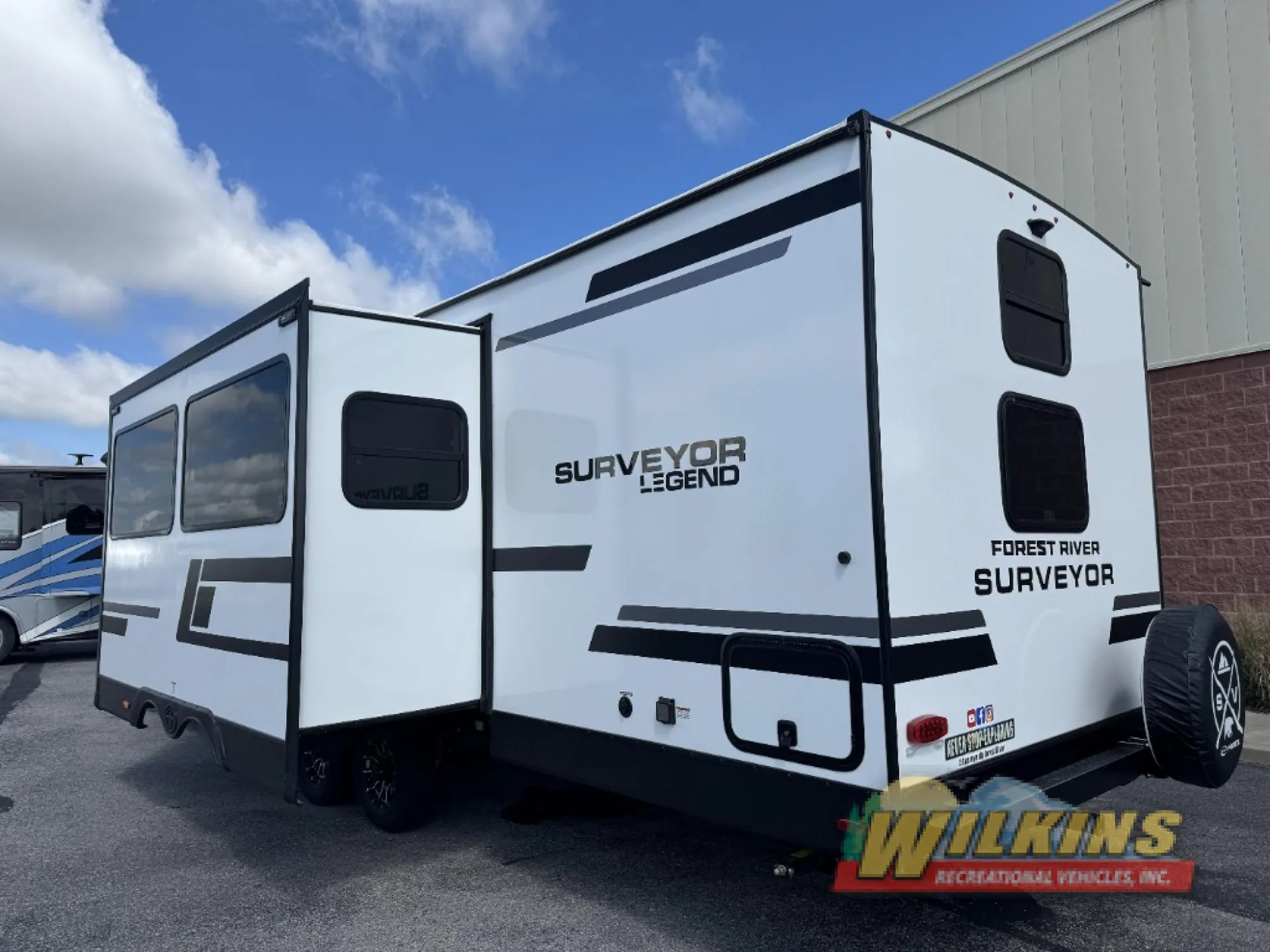 2027 Forest River Surveyor Legend 296QBLE — Photo 5