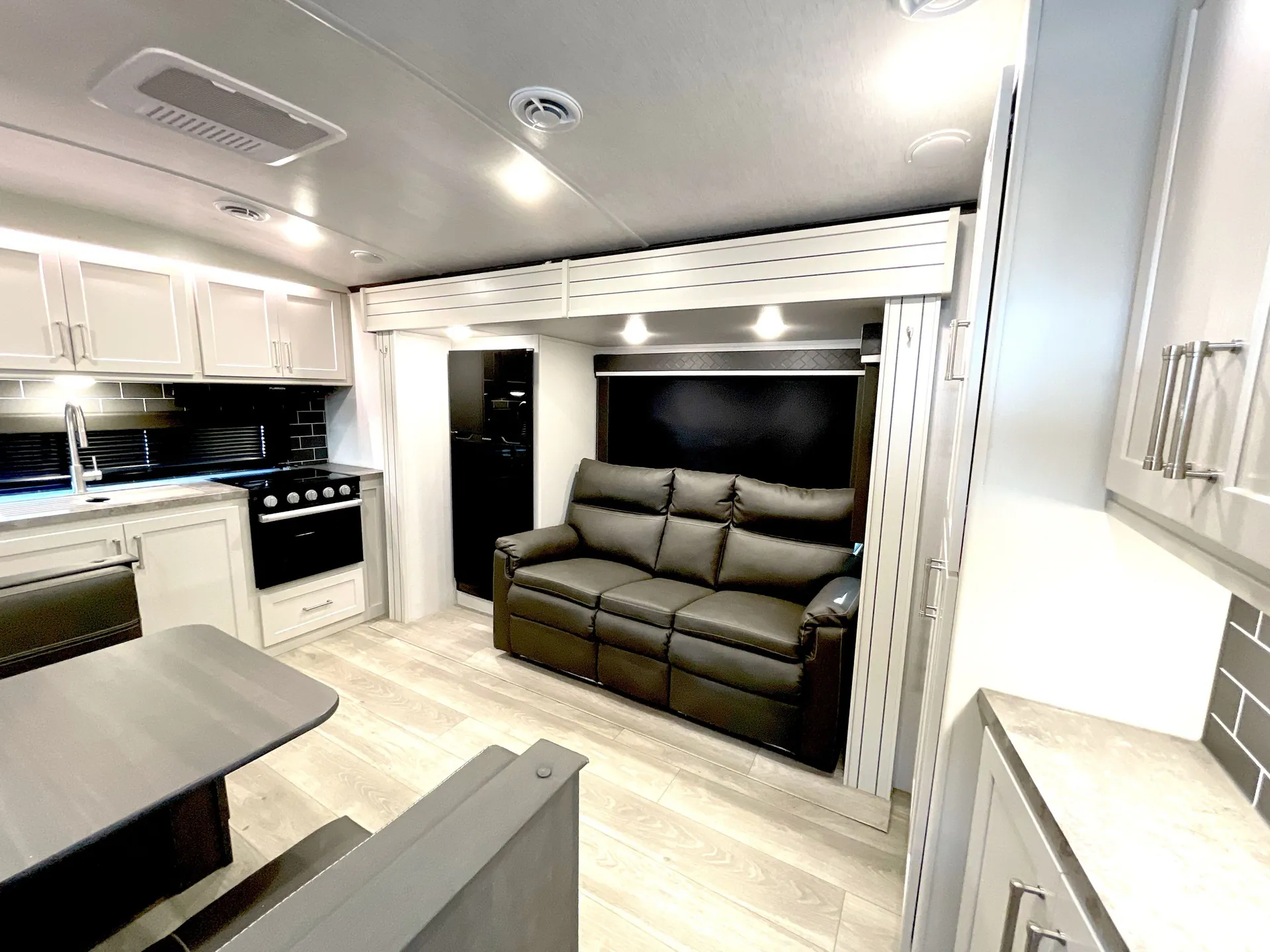 2025 Keystone Cougar Half-Ton East 25MLE — living area main