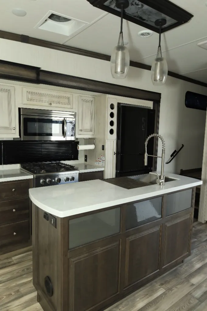 2023 Forest River Cardinal Luxury 380RLX, Photos photo 10
