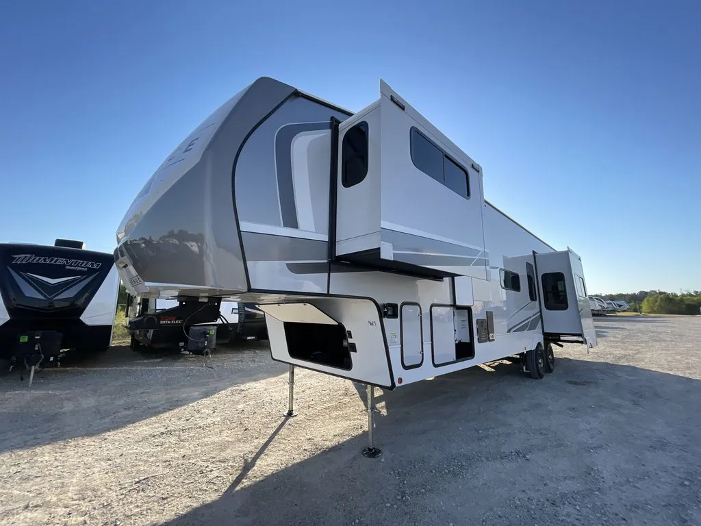 2025 Alliance RV Avenue 38DBL - Photo 4