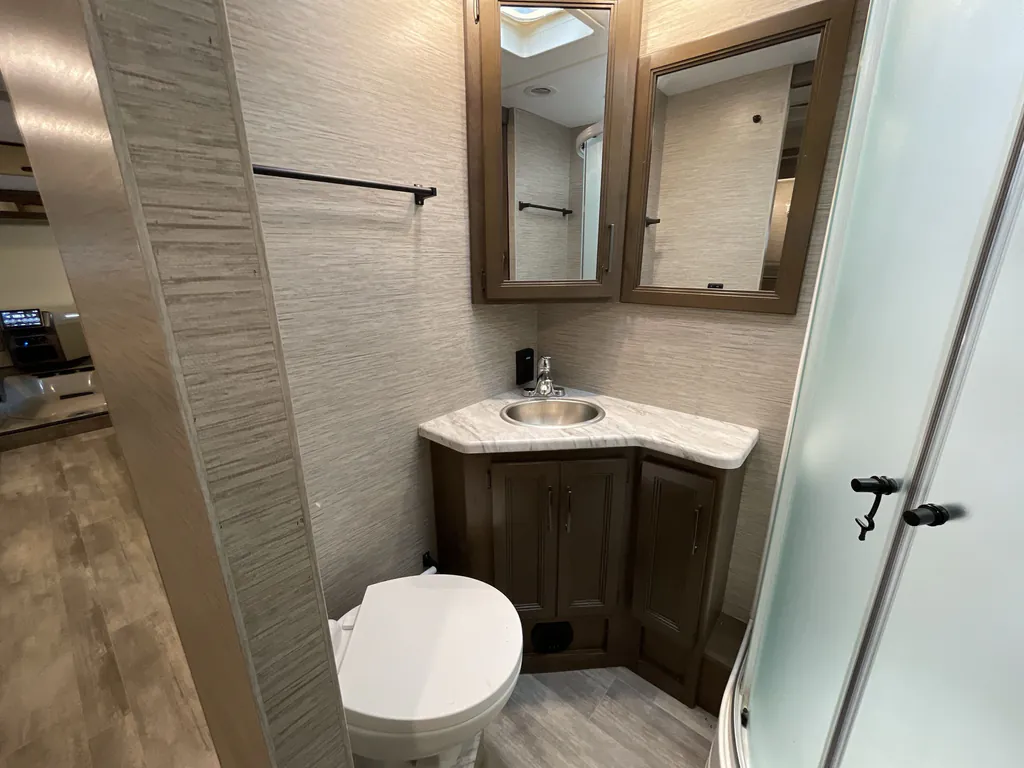 2022 Thor Motor Coach Freedom Traveler A32, Photos photo 16
