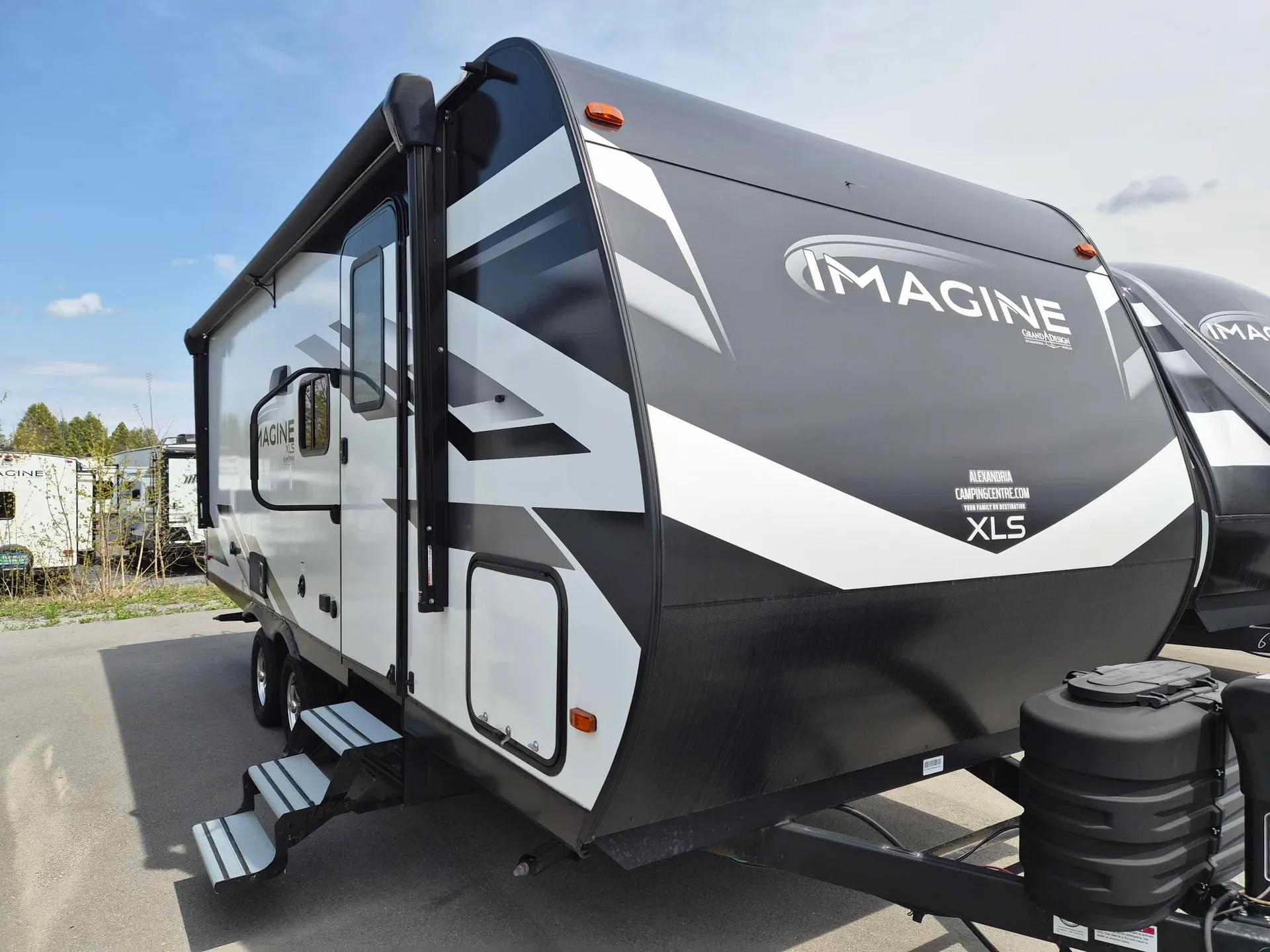 2024 Grand Design Imagine 22BHE - Photo 2