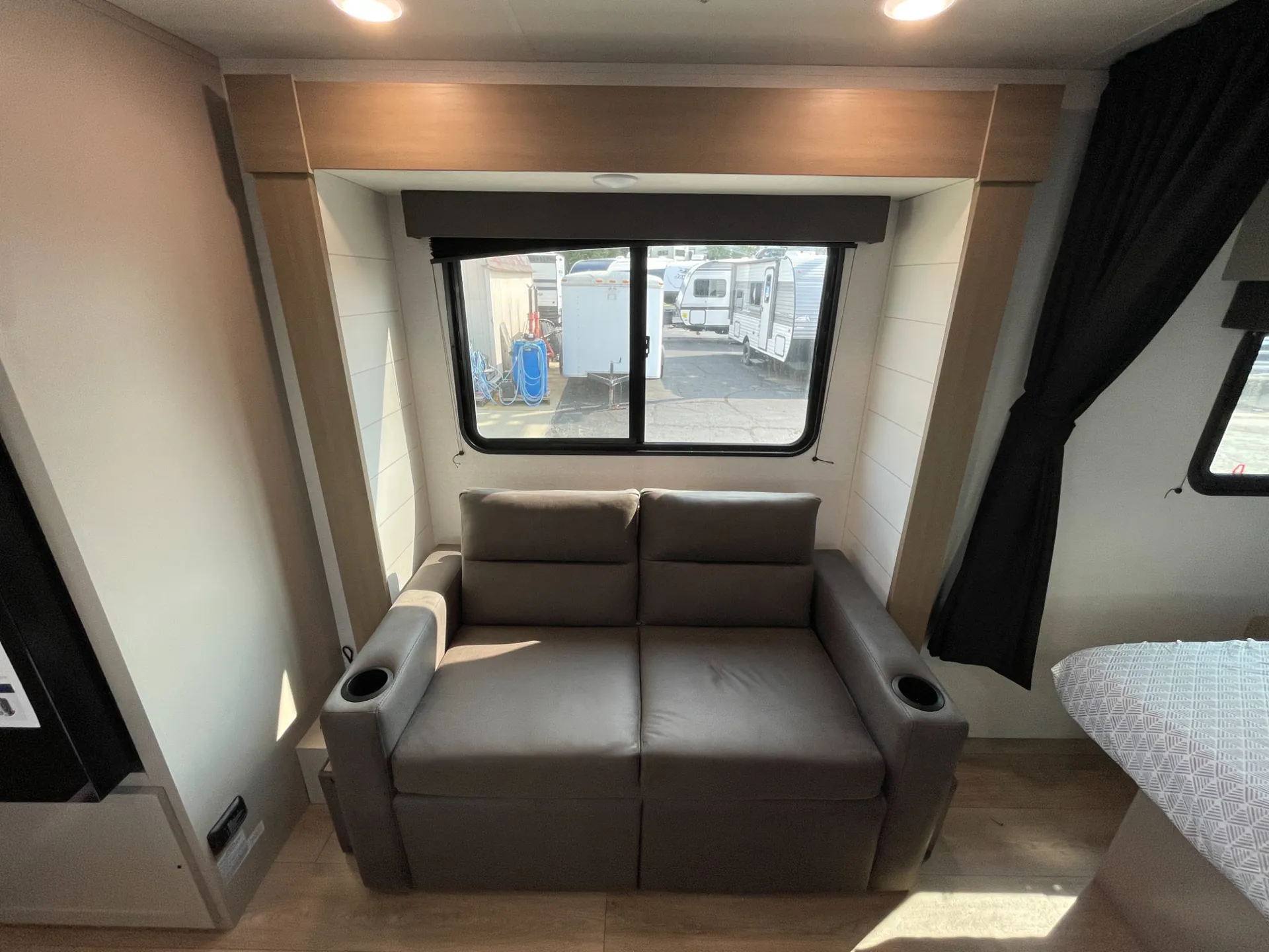 2027 Jayco Jay Flight 180LK - Photo 3