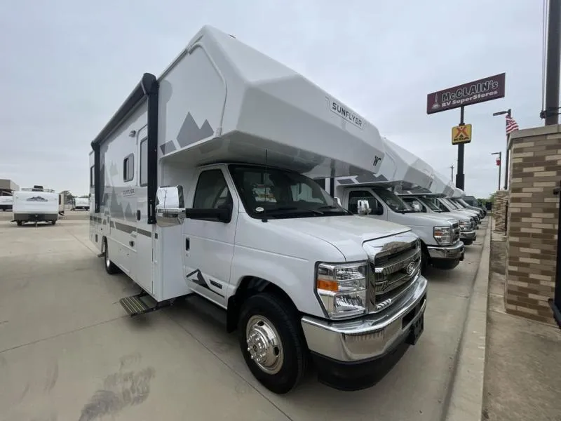 2026 Winnebago Sunflyer 22RS - Photo 2