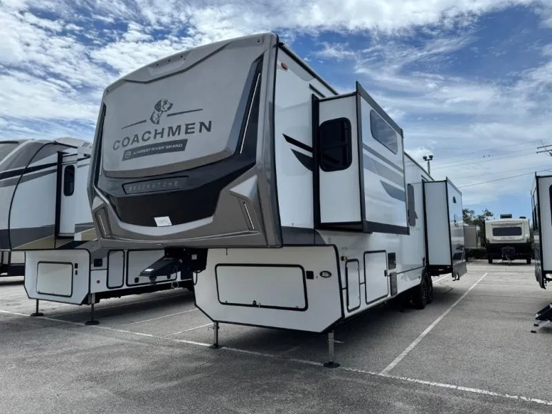 2026 Coachmen Brookstone 370RLLO - Photo 4