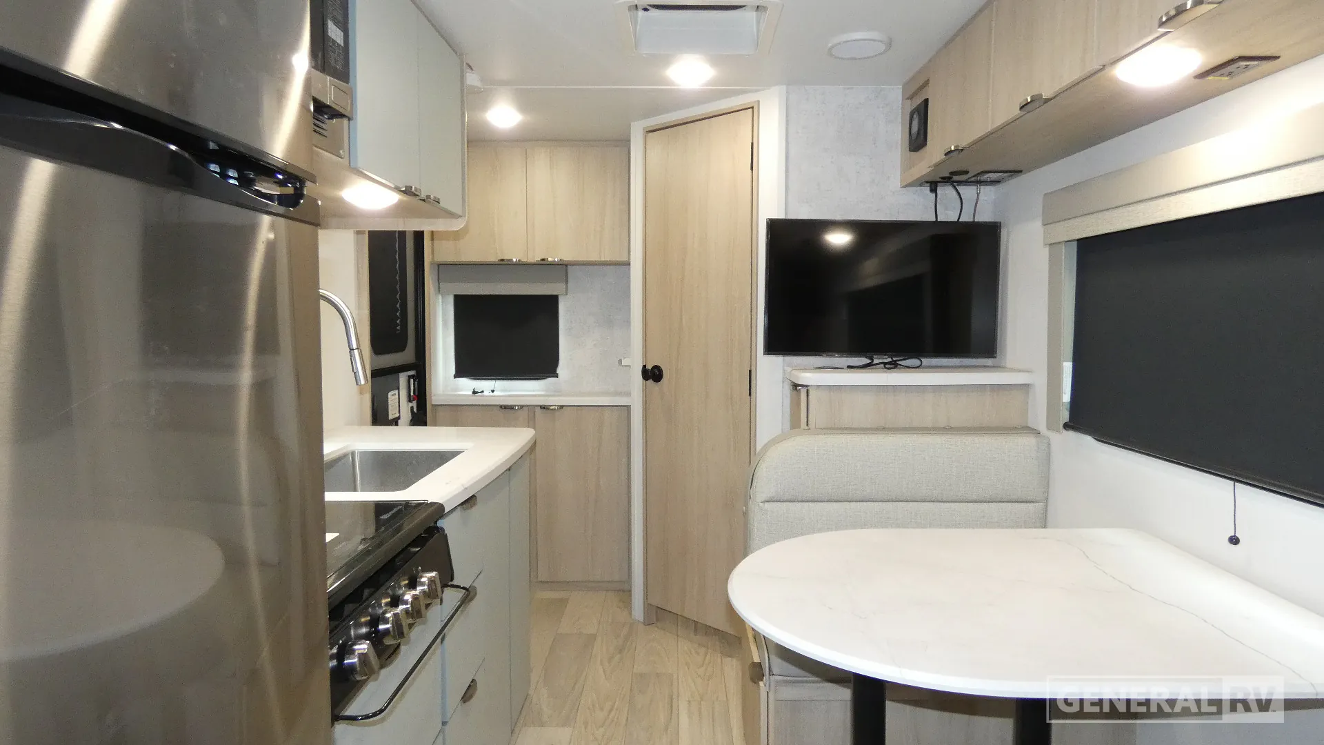 2025 Winnebago Micro Minnie 1720FB - Photo 3