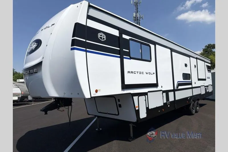 2027 Forest River Cherokee Arctic Wolf 3950SUITE - Photo 4