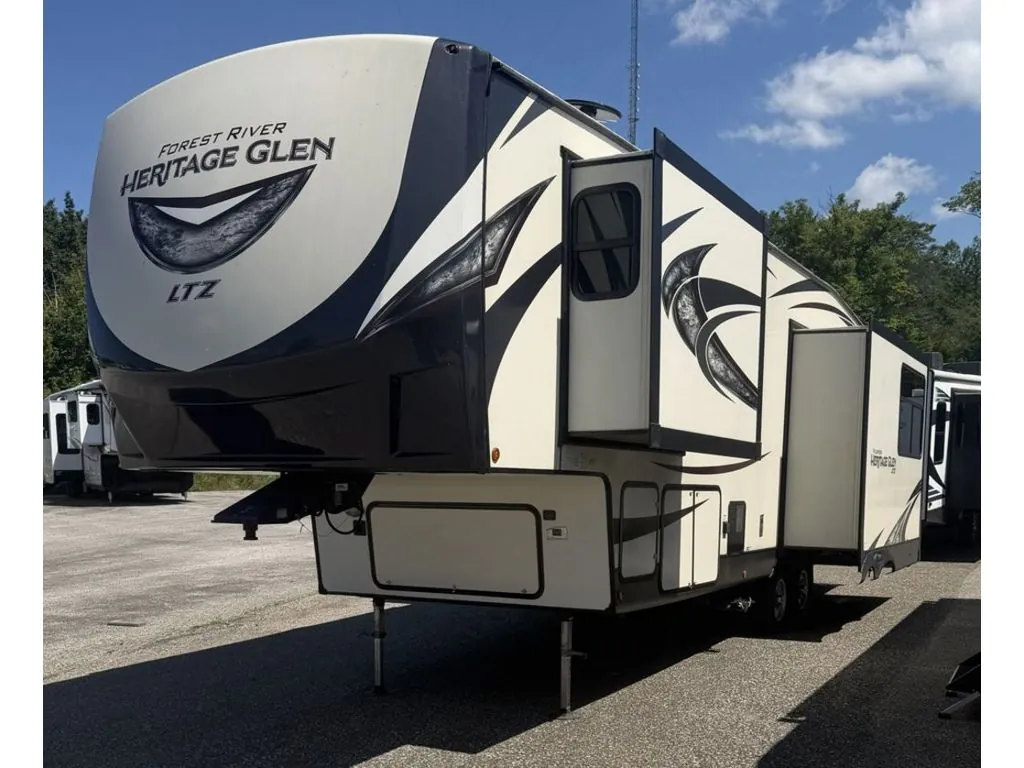 2019 Forest River Wildwood Heritage Glen 286RL, Photos photo 4