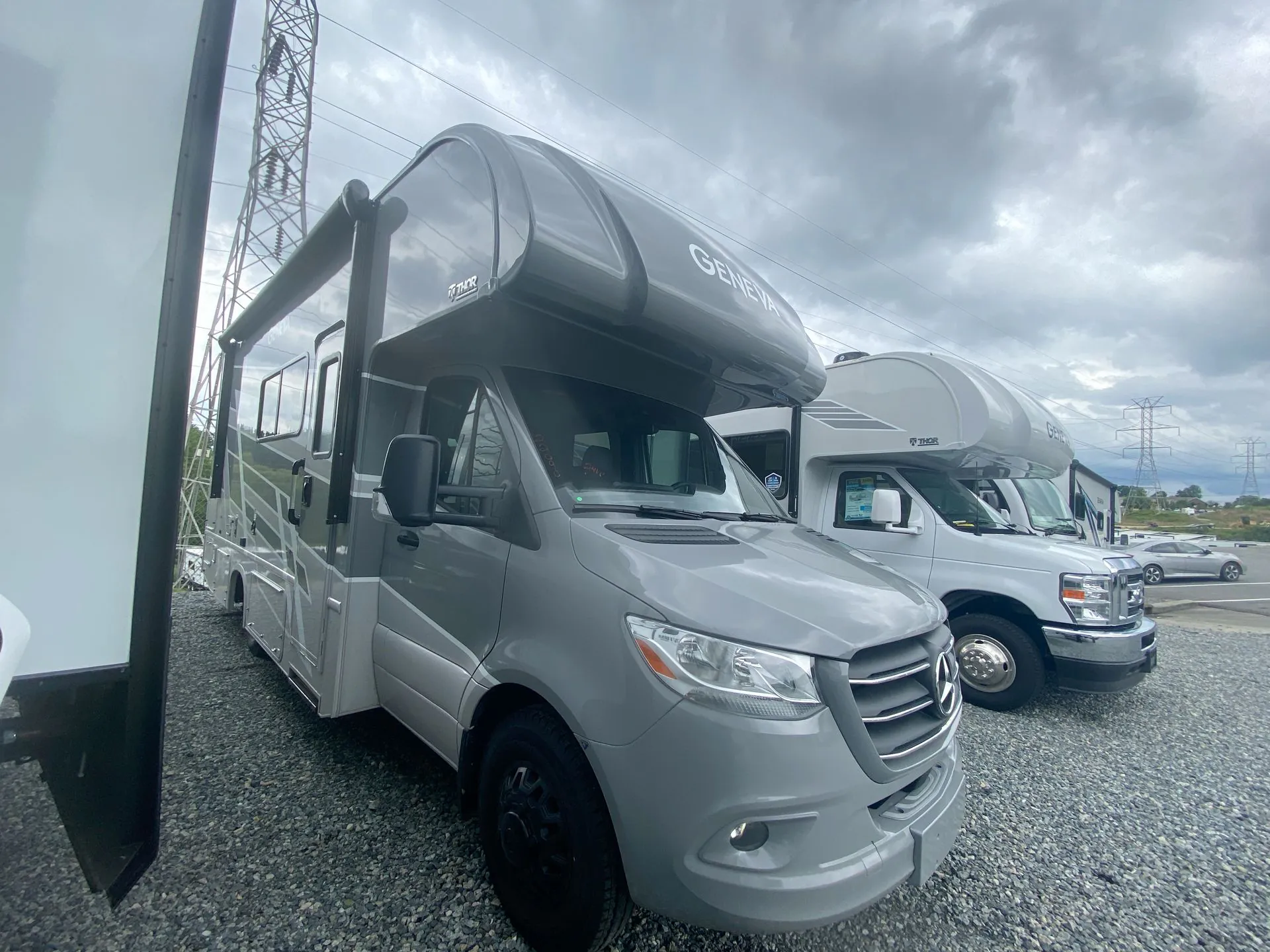 2026 Thor Motor Coach Geneva 24VT - Photo 2