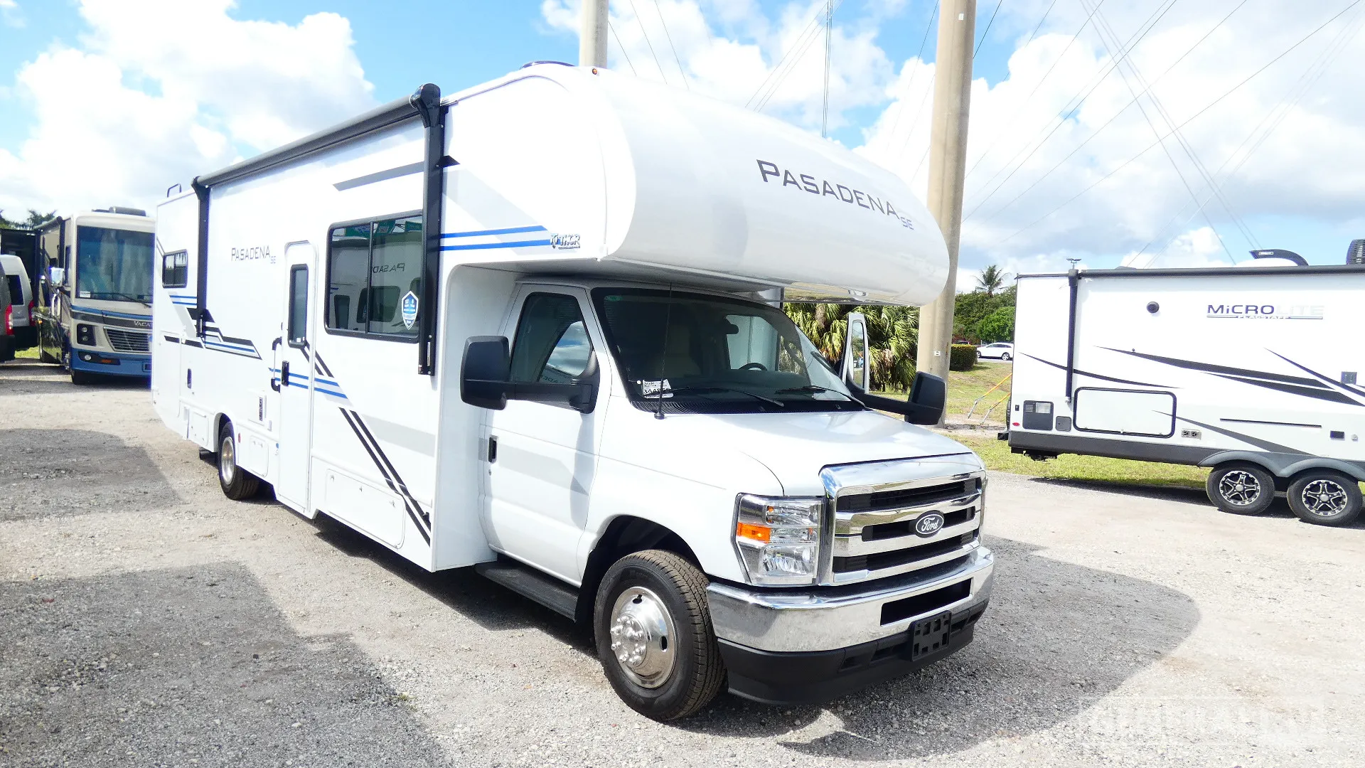 2026 Thor Motor Coach Pasadena SE SL31 - Photo 2