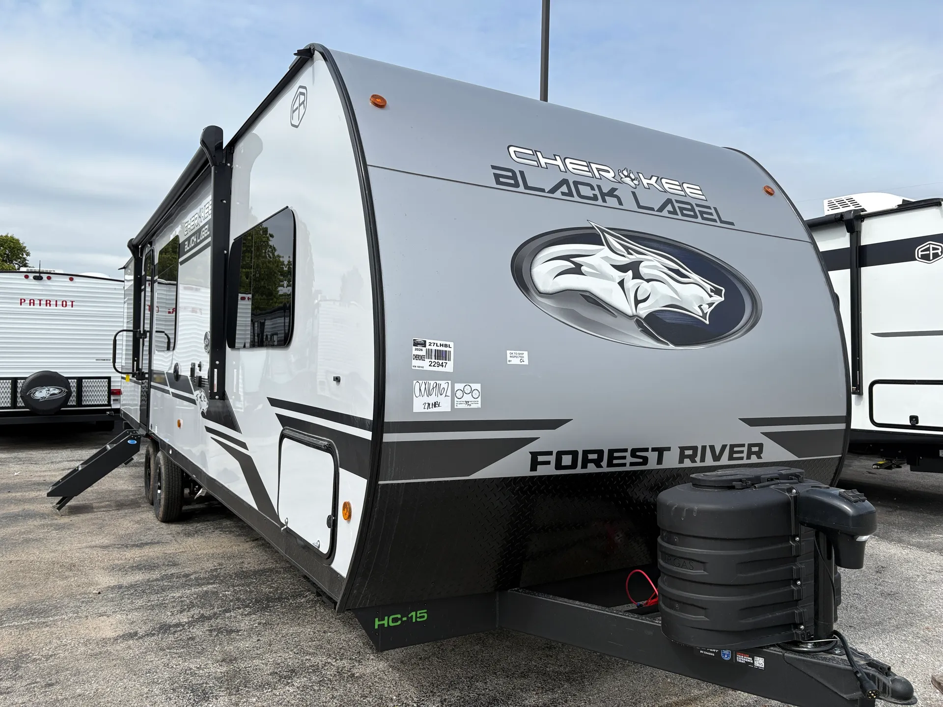 2026 Forest River Cherokee Grey Wolf Black Label 27LHBL - Photo 2