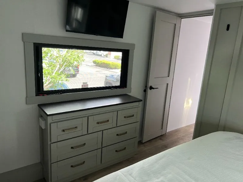 2026 Brinkley Model Z 3600, Photos photo 20