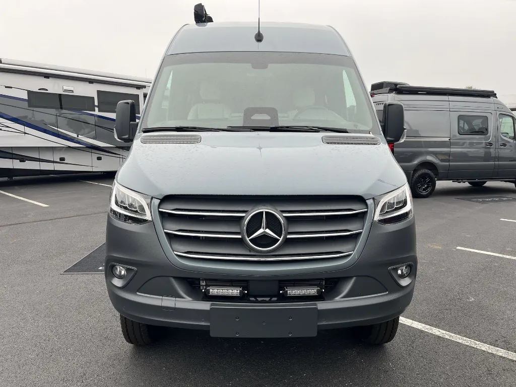 2027 Tiffin GH2 24FV - Photo 3