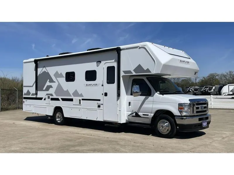 2027 Winnebago Sunflyer 28MB - Photo 3