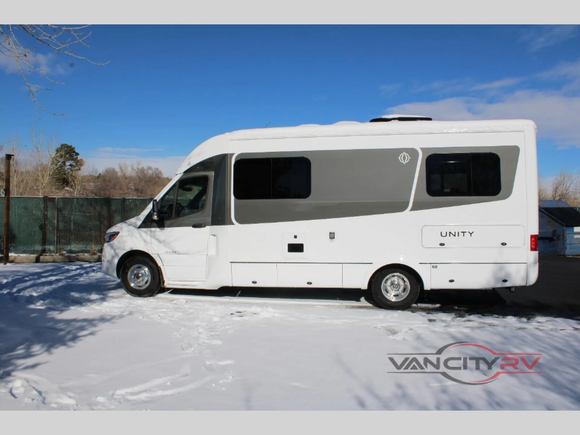 2026 Leisure Travel Unity U24TB - Photo 3