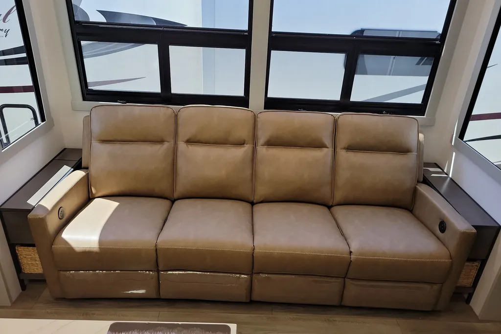 2025 Brinkley Model G 3500, Photos photo 17