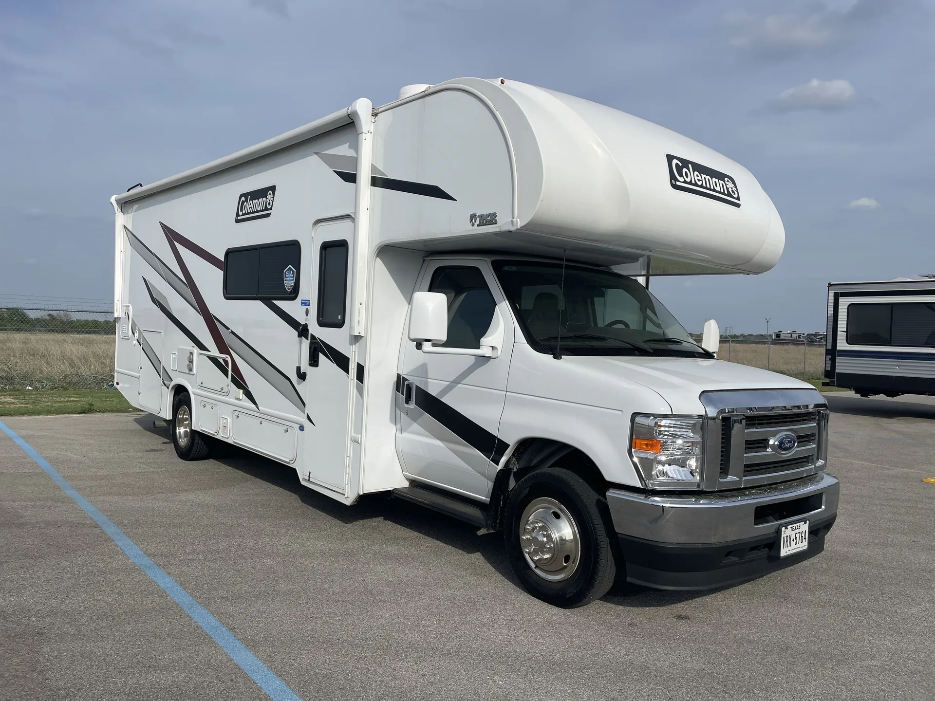 2024 Thor Motor Coach Coleman 27CL - Photo 2