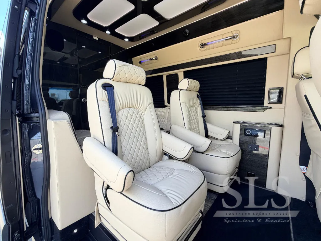 2024 Midwest Automotive Designs Luxe Cruiser D4, Photos photo 20