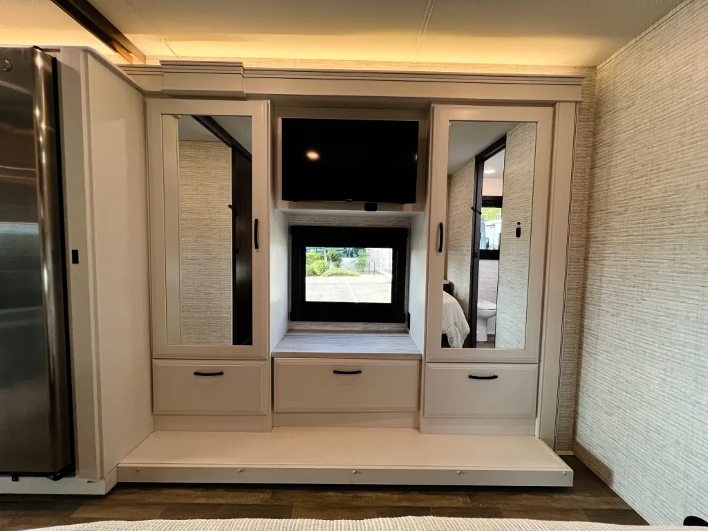 2025 Entegra Coach Vision XL 36C, Photos photo 19