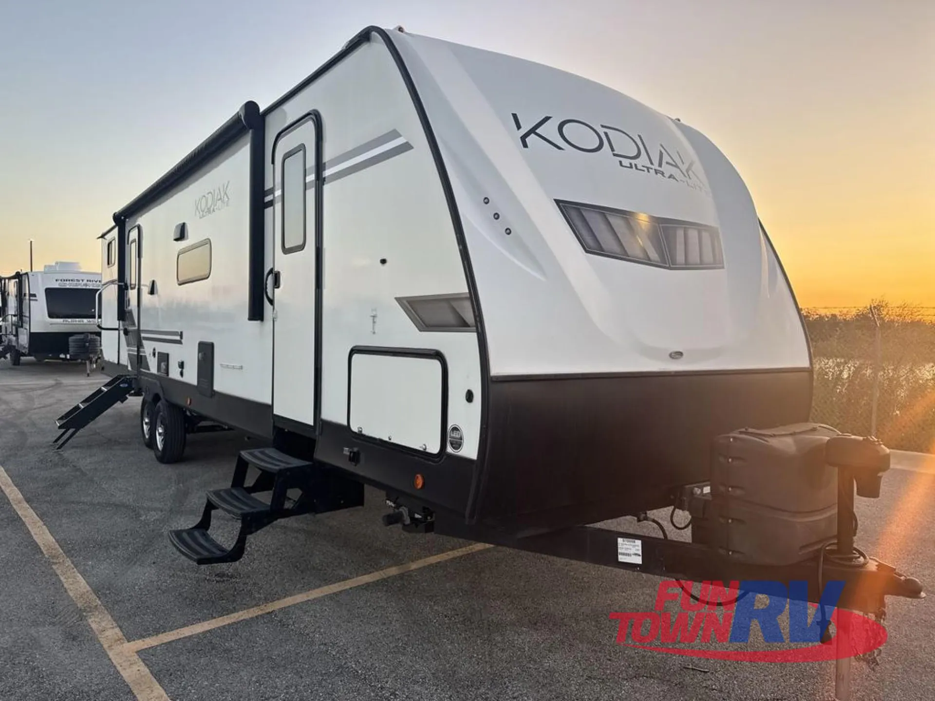 2023 Dutchmen Kodiak Ultra-Lite 332BHSL - Photo 2