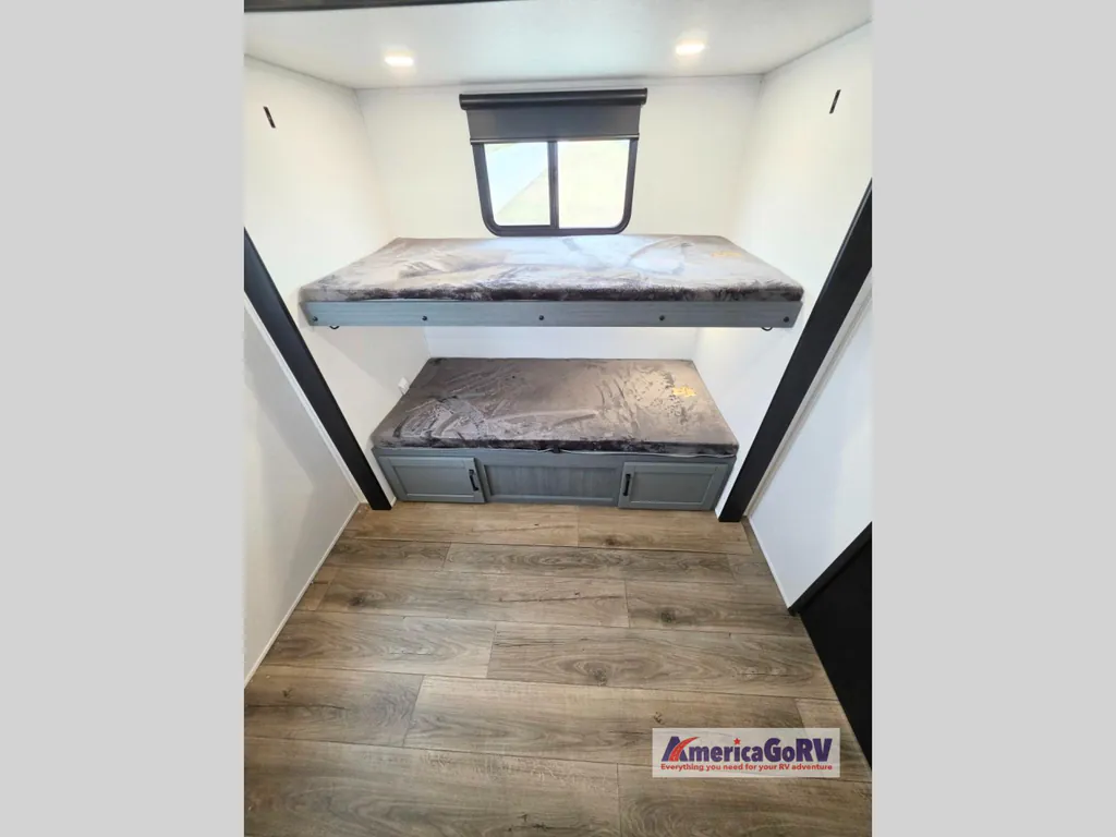 2027 Forest River Solaire Lite 302BHS, Photos photo 27