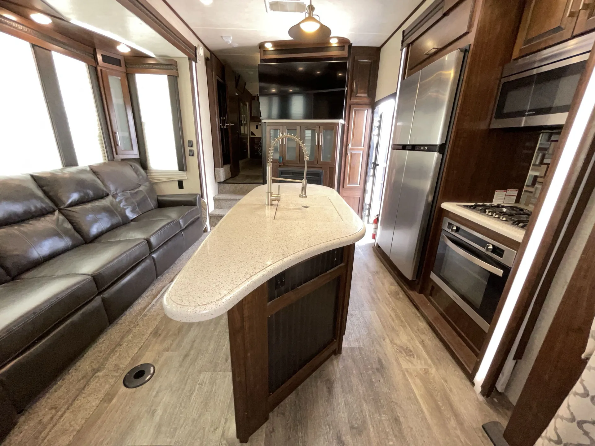 2018 Heartland Cyclone 4250 — living area main