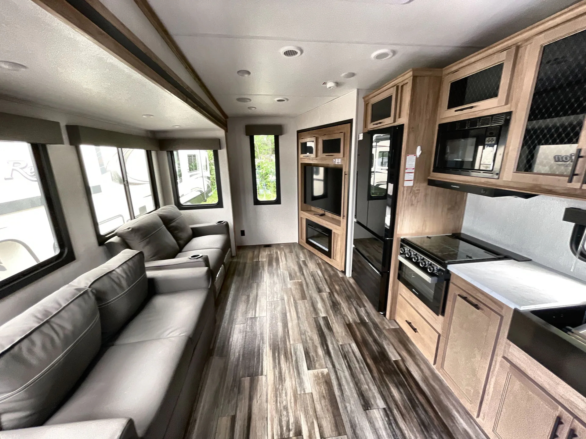 2024 Forest River Sabre 25RLS — living area main