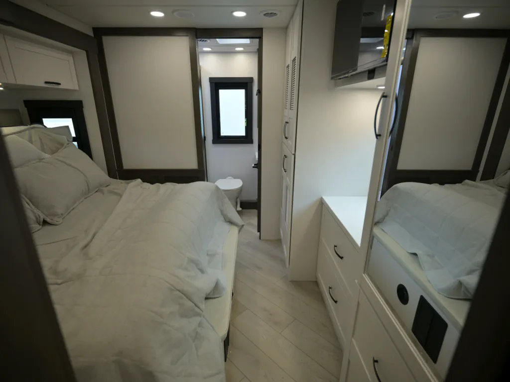 2027 Entegra Coach Accolade 37K, Photos photo 22