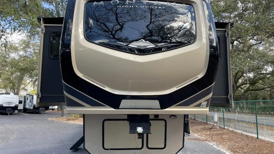 2019 Keystone Montana High Country 375FL - Photo 2