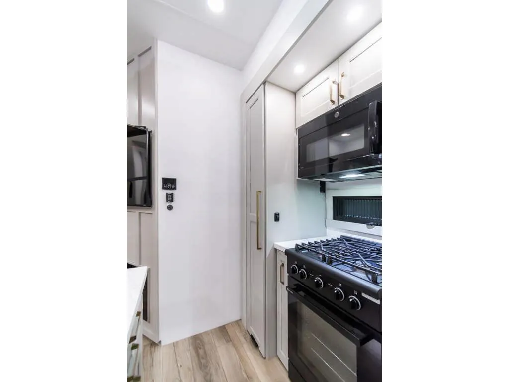 2025 Brinkley Model G 3500, Photos photo 15