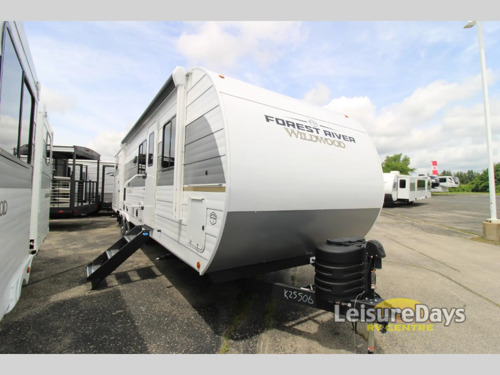 2025 Forest River Wildwood 32BHDS dealer photo 1 from Leisure Days RV Group