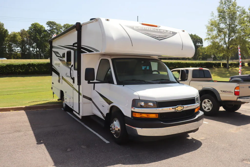 2024 Coachmen Leprechaun 220XG - Photo 2