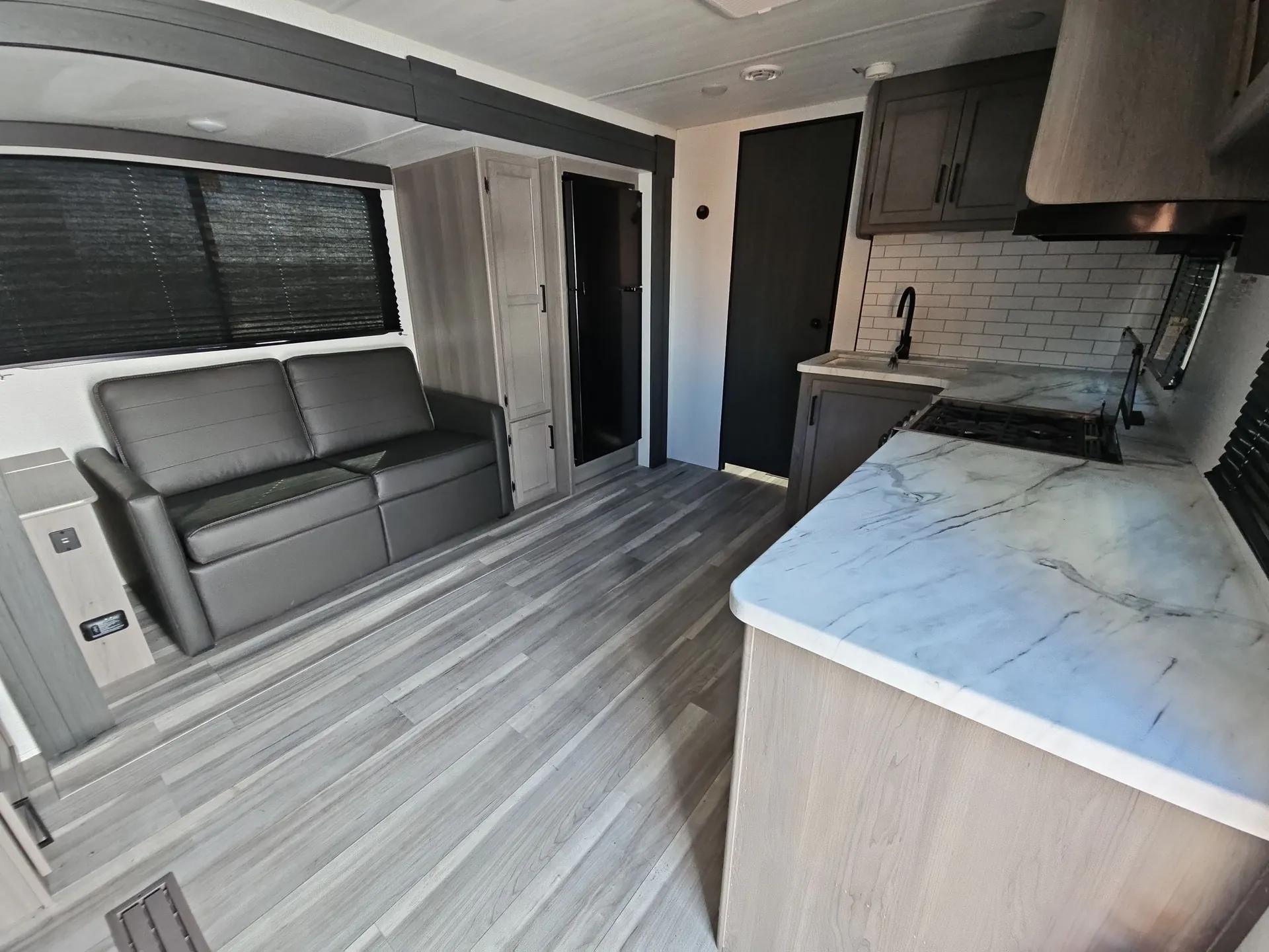 2024 Keystone Hideout 25RDS — living area main