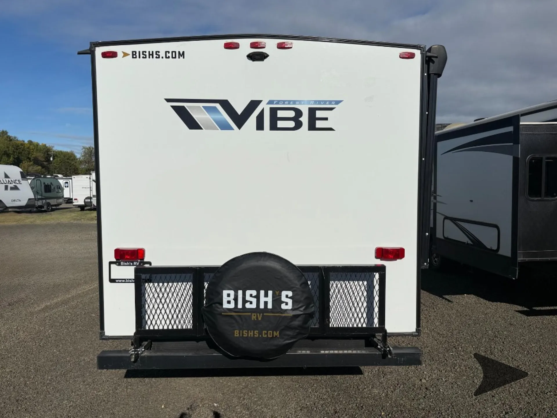 2023 Forest River Vibe 24DB - Photo 3