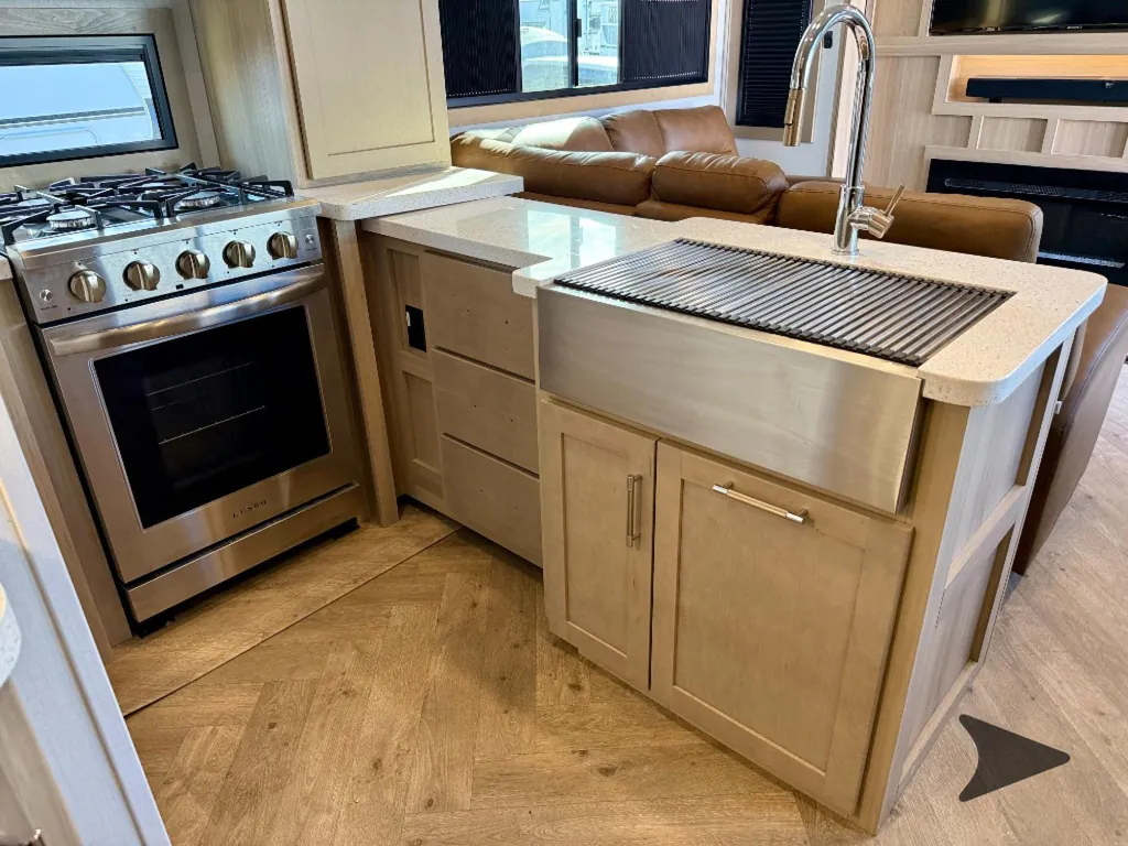 2025 Keystone Raptor 433, Photos photo 37