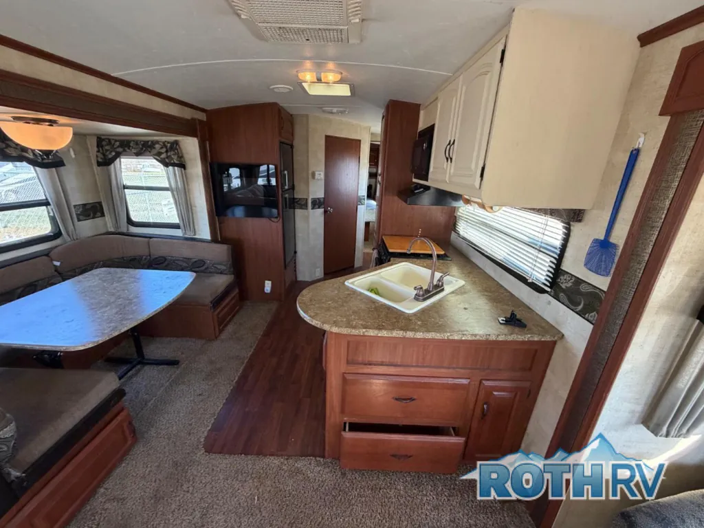 2011 Keystone Outback 298RE, Photos photo 15