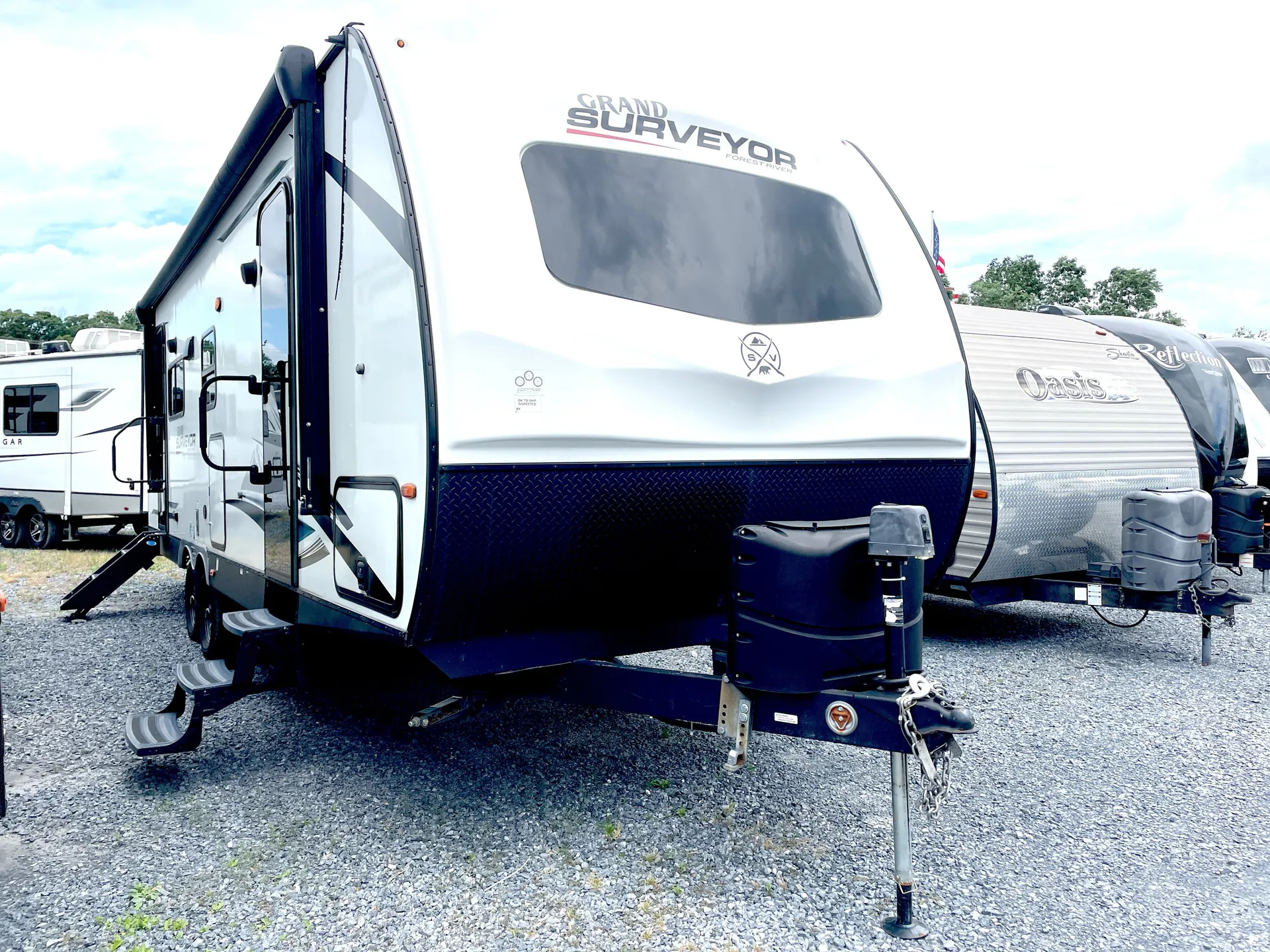2023 Forest River Grand Surveyor 253RLS - Photo 2
